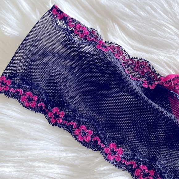 Victoria’s Secret Y2K black and pink netting lace hip hugger thong - Picture 2 of 7